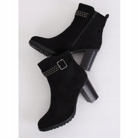 Fekete magas sarkú csizma 6139 Fekete 1