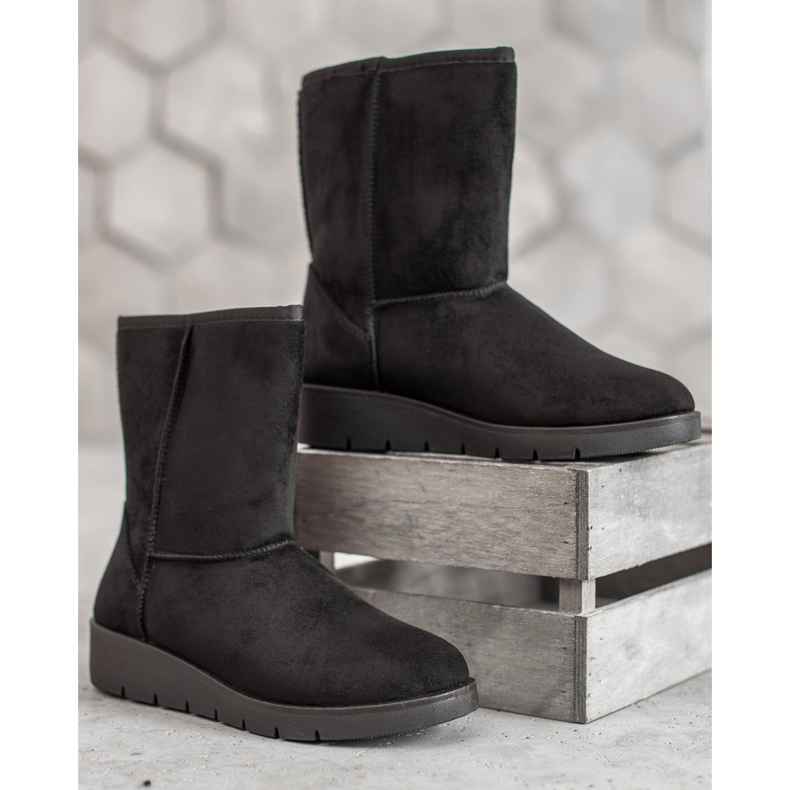 Kylie Magas Mukluki fekete 1