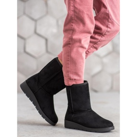 Kylie Magas Mukluki fekete 2