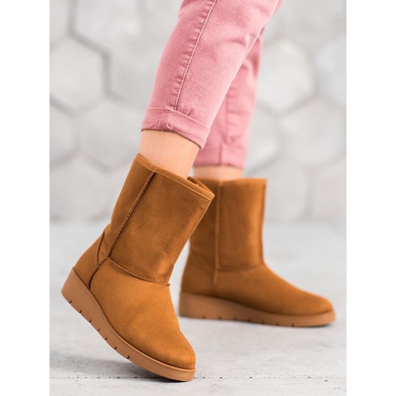 Kylie Magas Mukluki barna 1