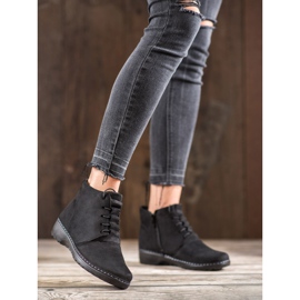 CABIN Kényelmes csizma fekete 2