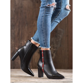 SHELOVET Csizma dekoratív övvel fekete 2