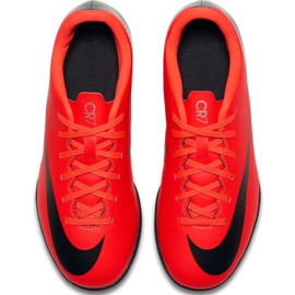 Nike Mercurial Vapor X 12 Club Gs CR7 Tf Jr AJ3106 600 futballcipő sokszínű piros 2 Nike Mercurial Vapor X 12 Club Gs CR7 Tf Jr AJ3106 600 futballcipő sokszínű piros 2