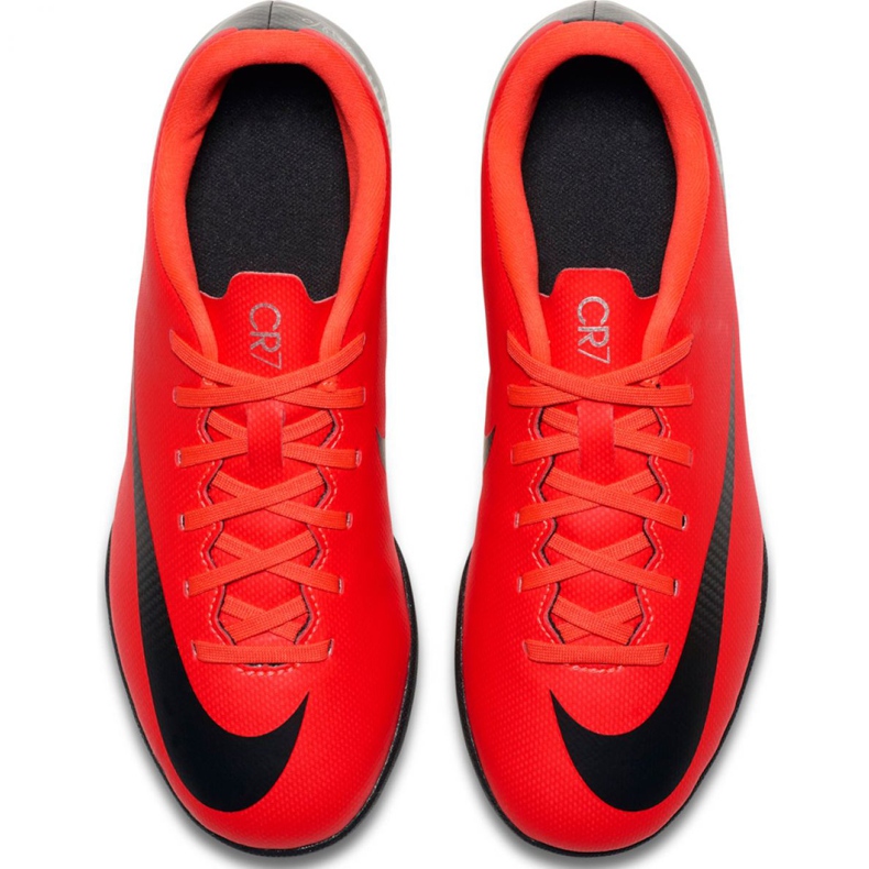 Nike Mercurial Vapor X 12 Club Gs CR7 Tf Jr AJ3106 600 futballcipő sokszínű piros 2