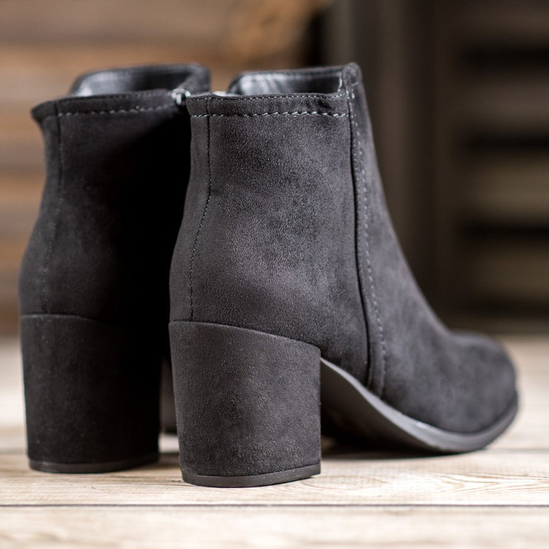 Clowse Klasszikus fekete csizma 1