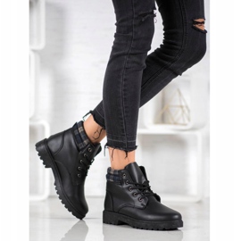 SHELOVET Kényelmes csapdázók a platformon fekete 2