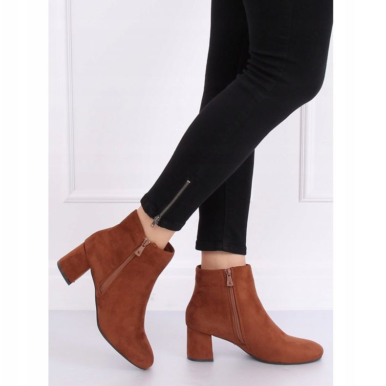 Barna magas sarkú csizma K1825116 Cuero 1