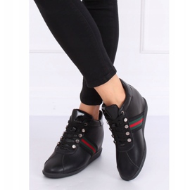 Fekete cipő egy rejtett égen K1833909 Néger 2