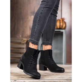 Fűzős csizma a VINCEZA poszton fekete 1