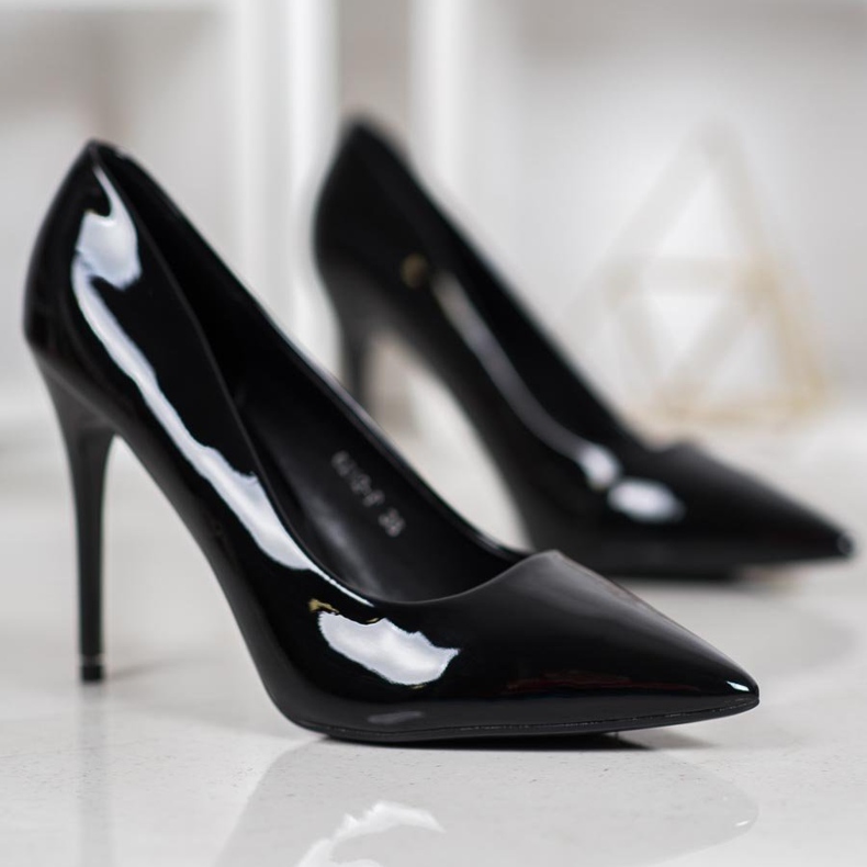 SHELOVET Lakkozott szivattyúk fekete 1