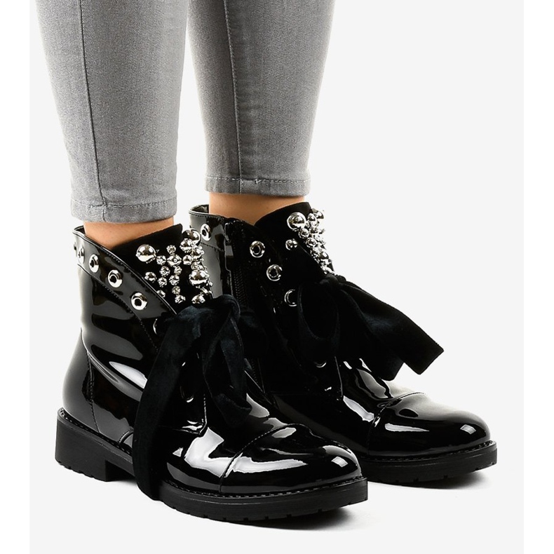 Fekete lakkozott szigetelt csizma A3320EA 1 Fekete lakkozott szigetelt csizma A3320EA 1