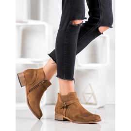 Clowse Tevecsizma Csattal barna 1