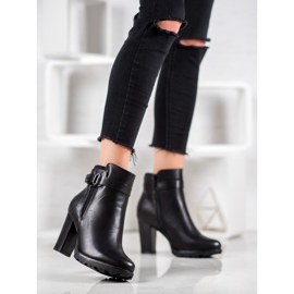 Super Mode Elegáns csizma egy oszlopon fekete 1