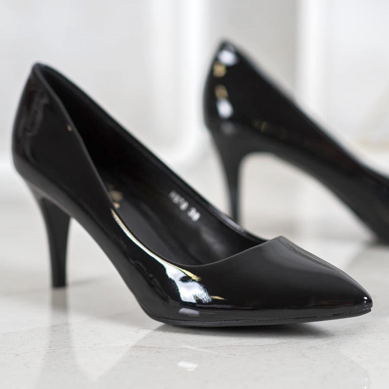 Small Swan Lakkozott csapok Spitzben fekete 1