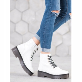 Sergio Leone Fehér cipő a platformon 1