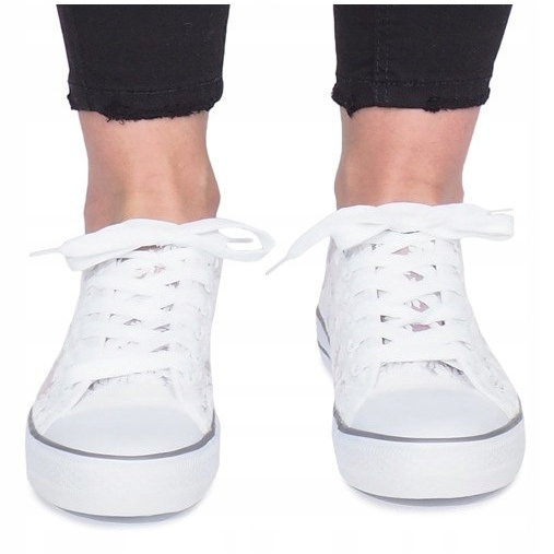 Impress bézs áttört cipők fehér 1