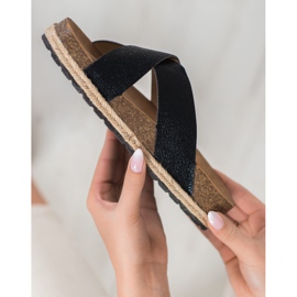 Goodin Kényelmes fekete papucs 2