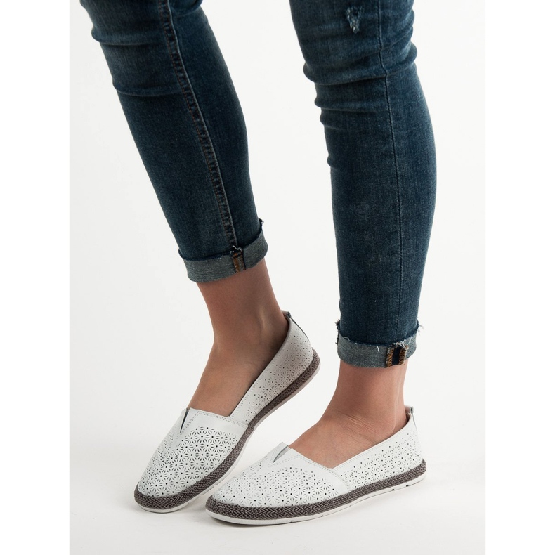 Goodin Áttört balerinák fehér 1