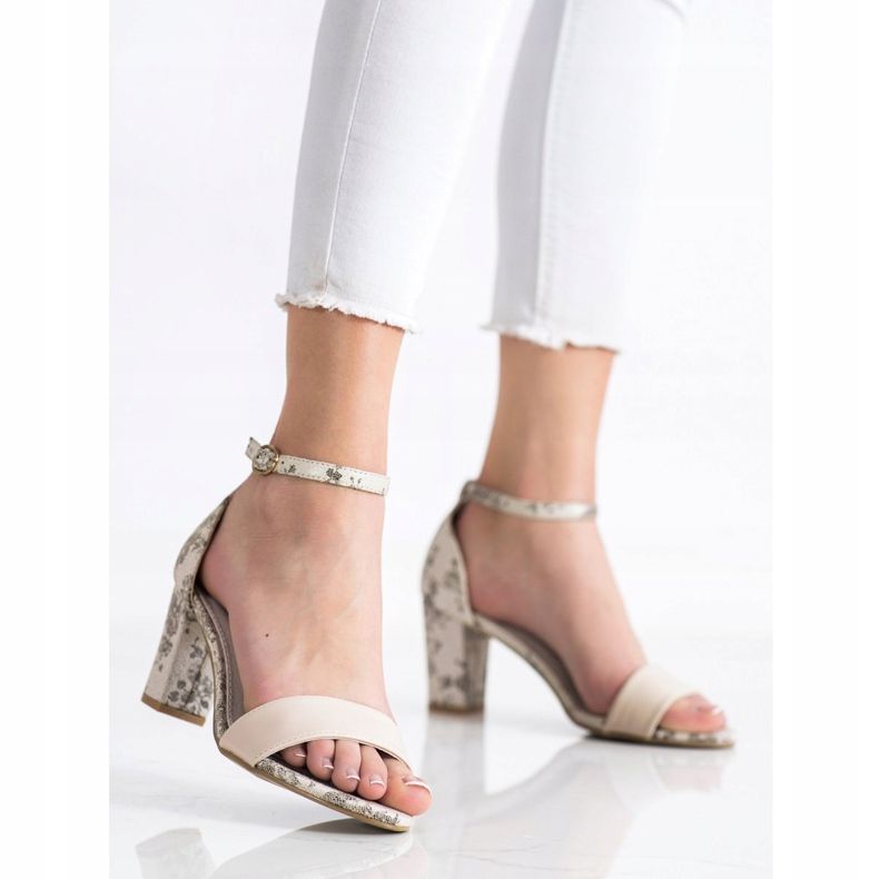 Goodin Stílusos szandál csipkével barna 1