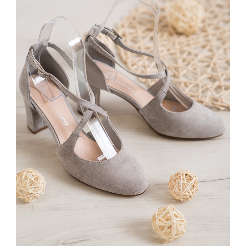 Sergio Leone Stílusos szivattyúk egy oszlopon szürke 2