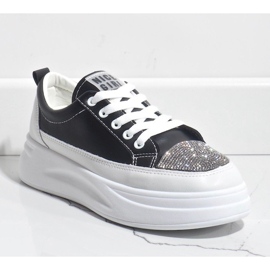 Fekete cipők, G140-1 díszítéssel 1