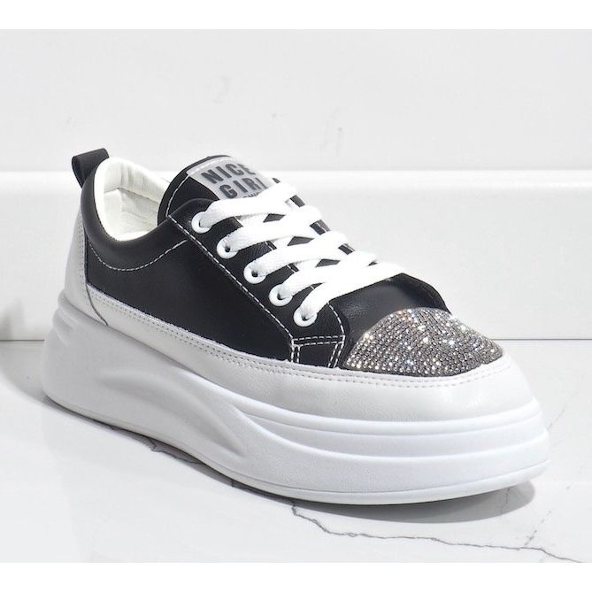 Fekete cipők, G140-1 díszítéssel 1