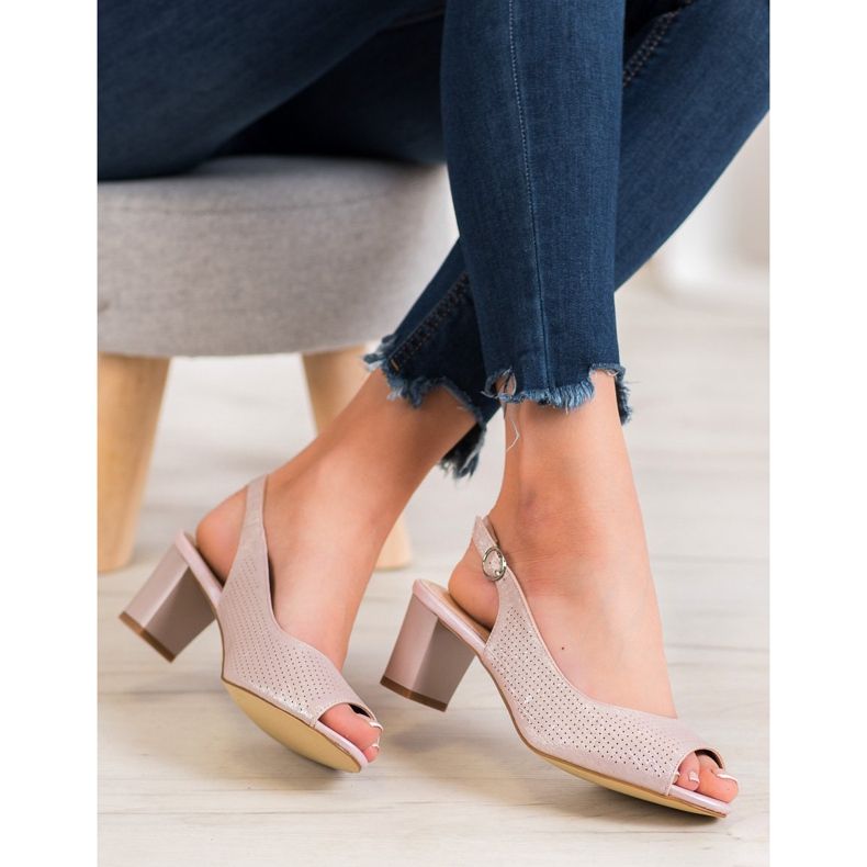 Sergio Leone Áttört szandál egy bárban rózsaszín 2