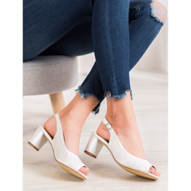 Sergio Leone Áttört szandál egy bárban fehér 2