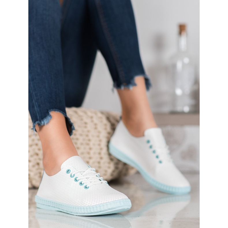 SHELOVET Könnyű áttört cipők fehér 2 SHELOVET Könnyű áttört cipők fehér 2