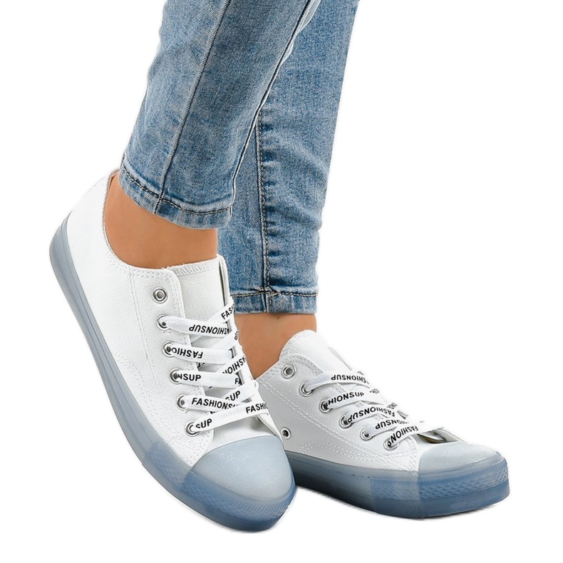 Fehér cipők, kék talppal LTD205-1 1