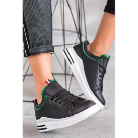 SHELOVET Fekete cipők a platformon 2