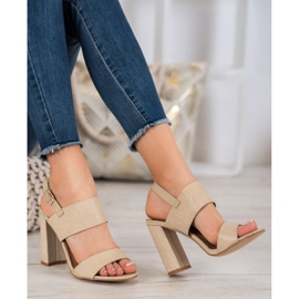 Small Swan Szandál Mintával barna 2