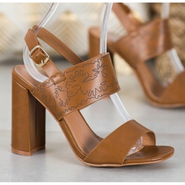 Small Swan Szandál Mintával barna 1