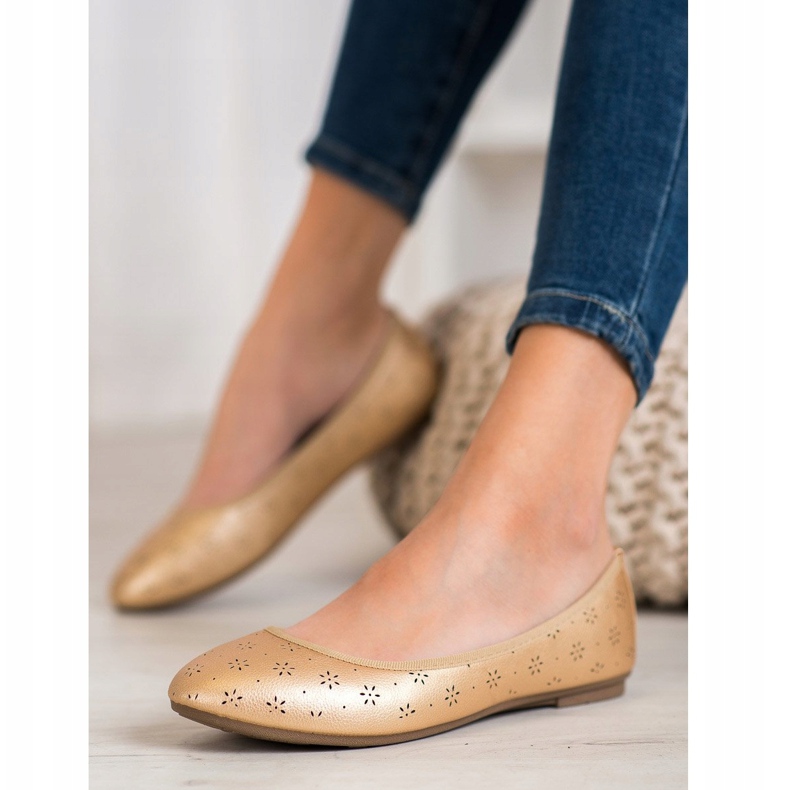 Fama Balerinák áttört mintával aranysárga 1