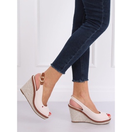 Szandál bézs ék R132P bézs színben 2