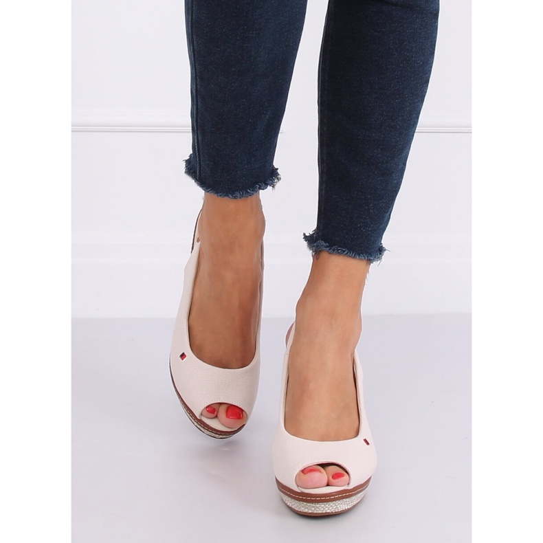 Szandál bézs ék R132P bézs színben 1