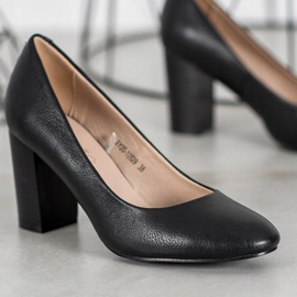 Kényelmes VINCEZA szivattyúk fekete 1