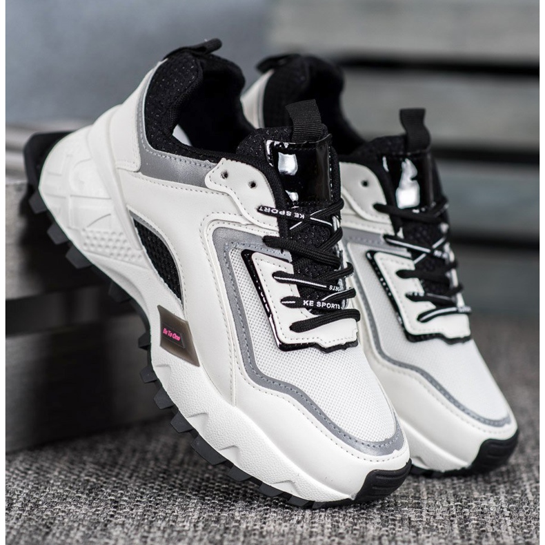 SHELOVET Fekete talpú cipők fehér 2