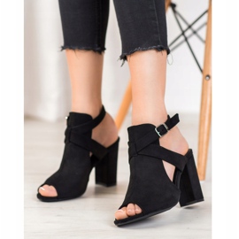 Seastar Stílusos szandál egy bárban fekete 1