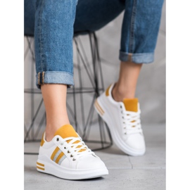 SHELOVET Sportcipő a platformon fehér sárga 1
