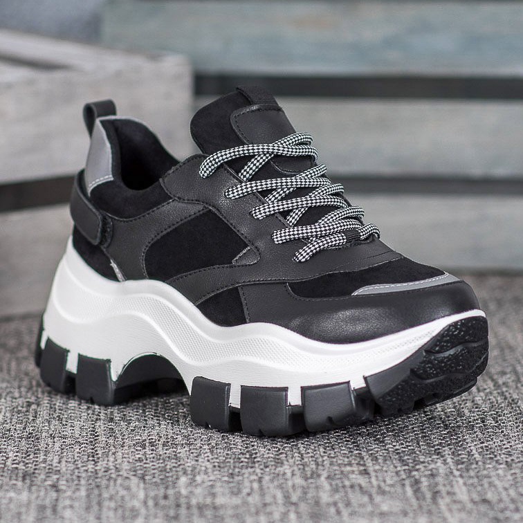 Weide Fekete cipők a platformon 1 Weide Fekete cipők a platformon 1