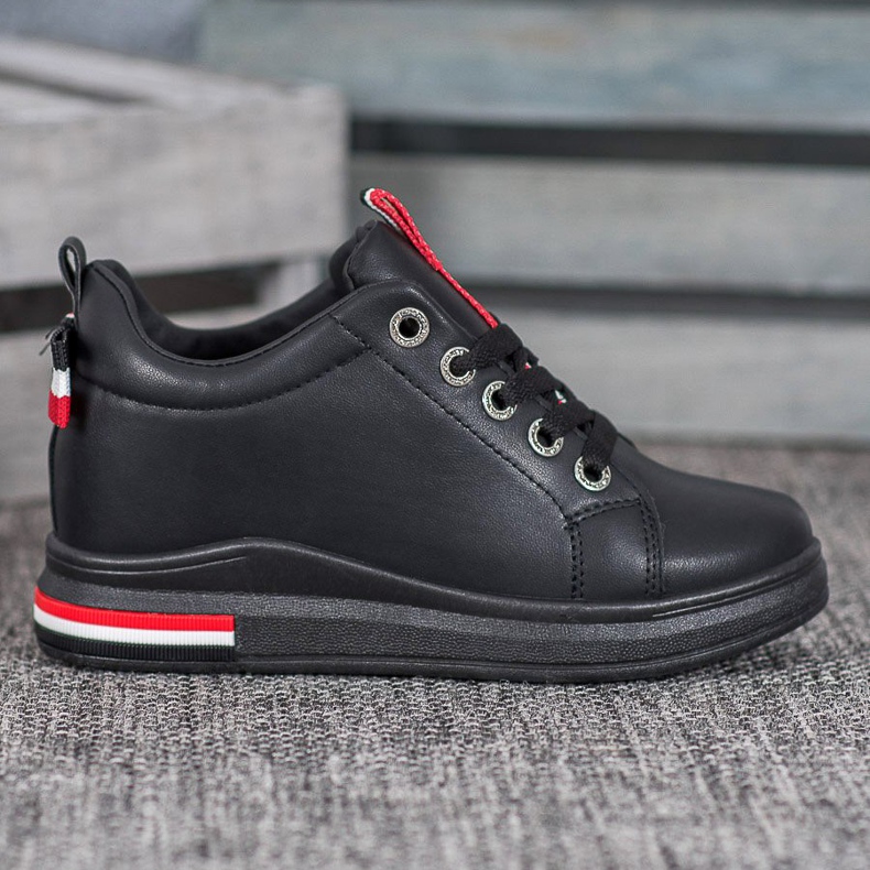 Weide Cipők rejtett ékkel fekete piros 1 Weide Cipők rejtett ékkel fekete piros 1