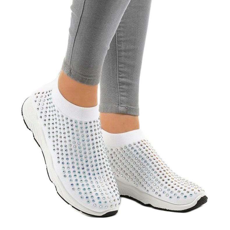 Fehér sportcipő köbös cirkóniákkal LG27 1