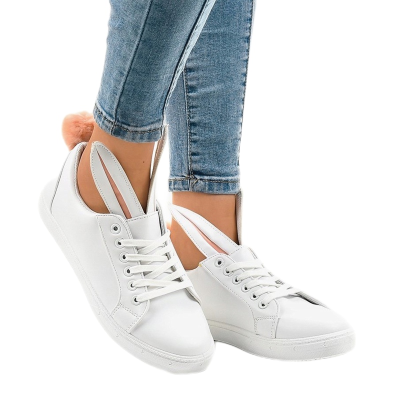 Fehér cipők nyuszik R110 2