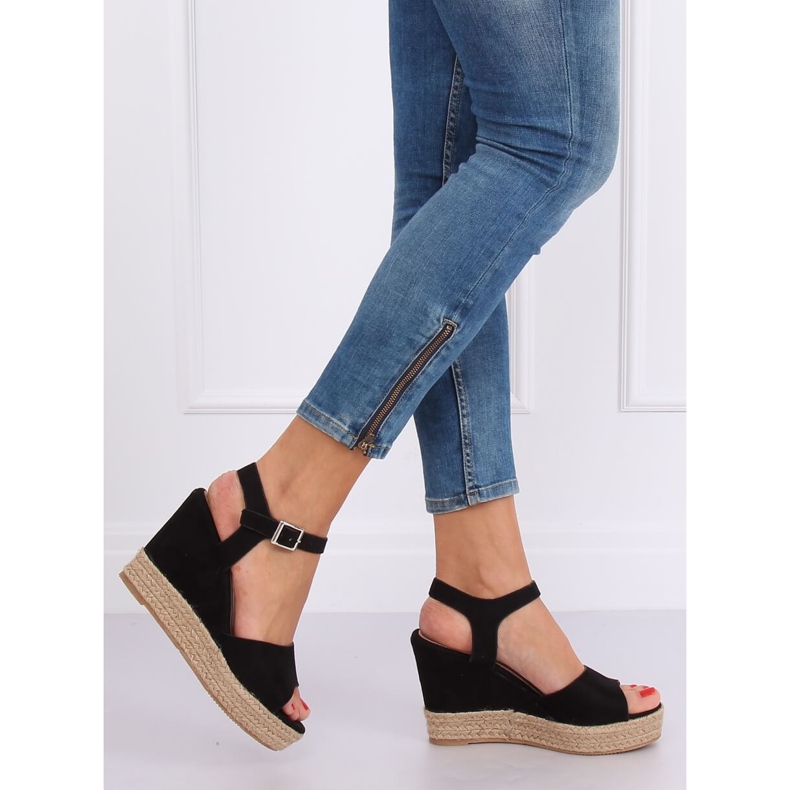 Fekete szandál ék sarkán 9R195 Fekete 1