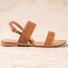 Small Swan Szandál áttört mintával barna 2