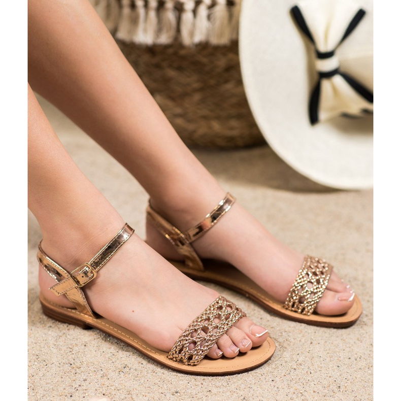 Small Swan Elegáns fonott szandál sárga 2