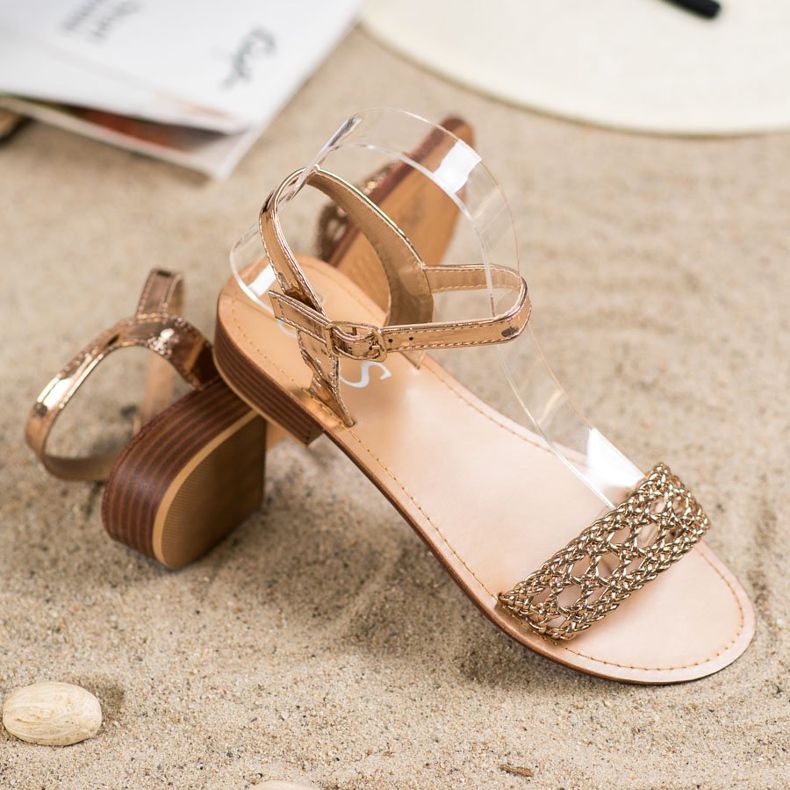 Small Swan Elegáns fonott szandál sárga 1