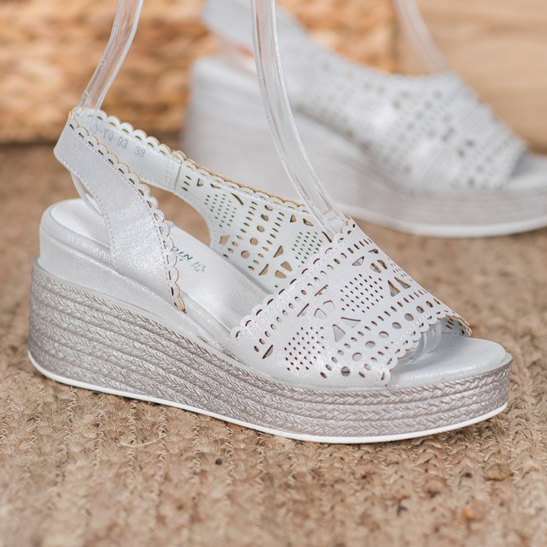 Goodin Áttört ék szandál szürke 2