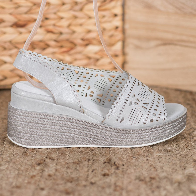 Goodin Áttört ék szandál szürke 1